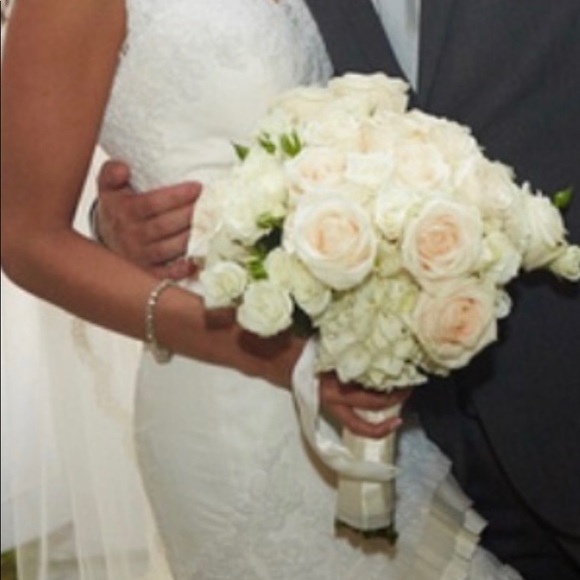 wedding dress added lace straps. Worn only a few hours. - Picture 2 of 7